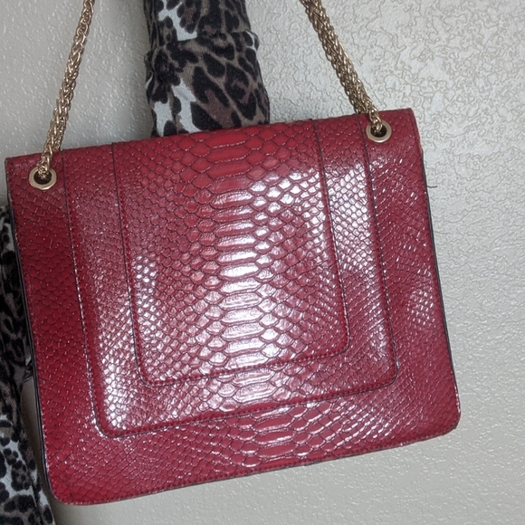 Red Shoulder bag - Picture 4 of 5